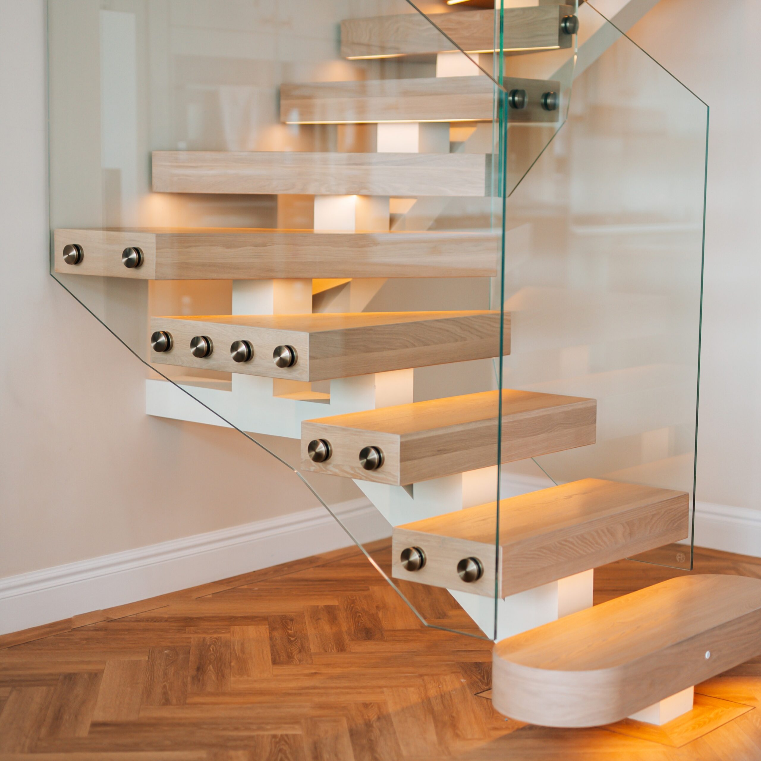 Spine staircase